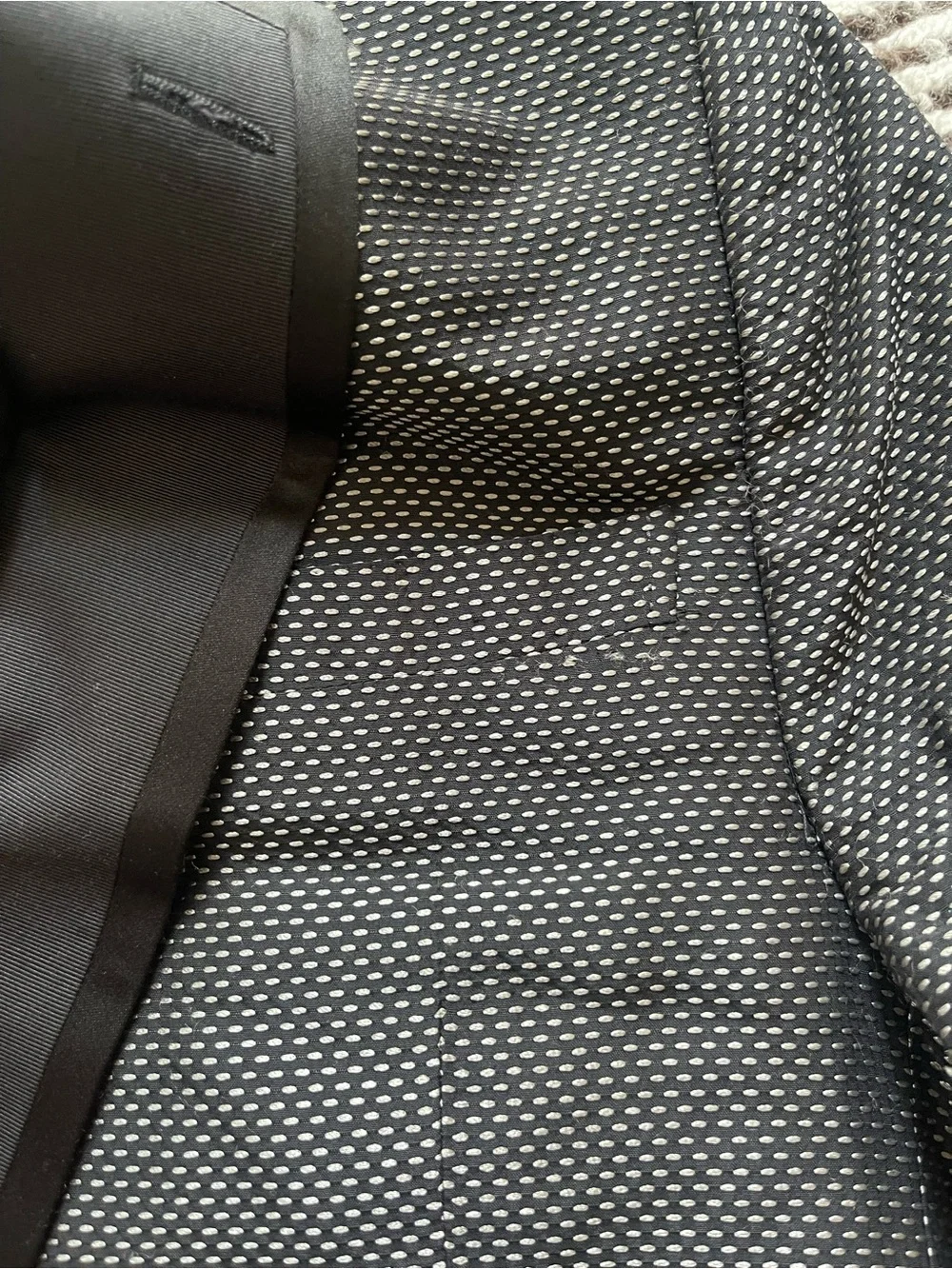 GUCCI | Men's Black/Silver Micro-Pattern Tuxedo Blazer